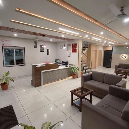 Hotel Sahyog & Rooms Surat Luaran gambar