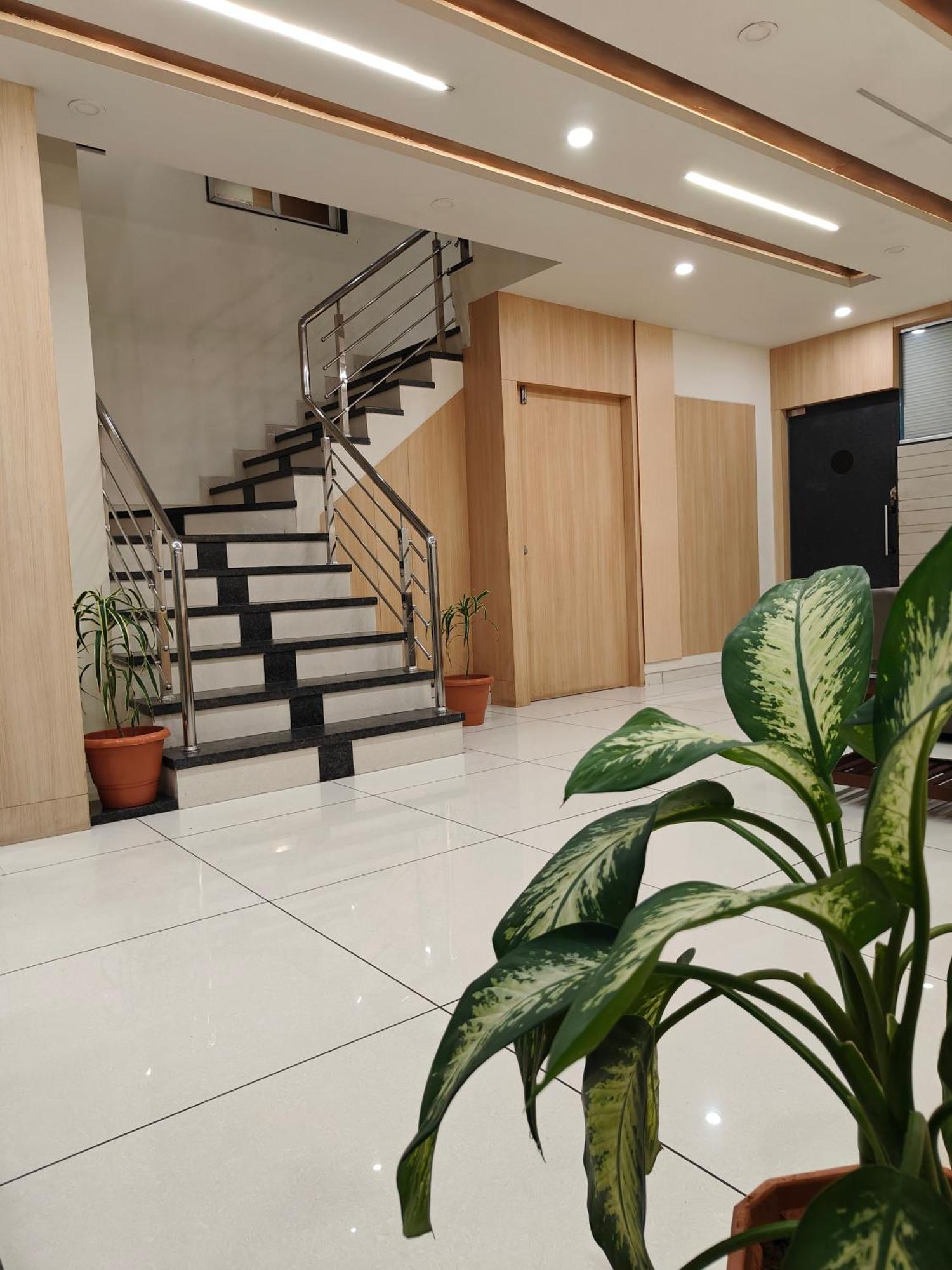 Hotel Sahyog & Rooms Surat Luaran gambar